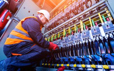 Come migliorare la sicurezza dei lavoratori scegliendo un impianto elettrico industriale tecnologico